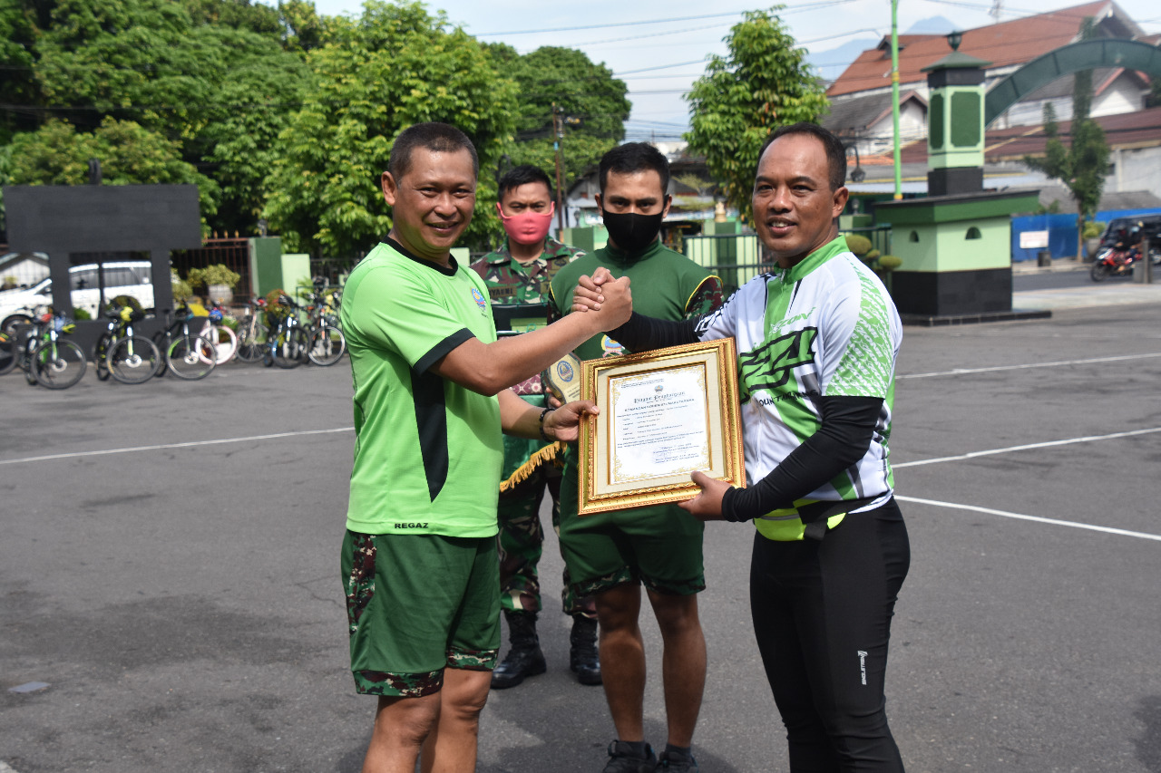 Prajurit Korem 073/MKT Hadri Pelepasan Kasrem Letkol Inf Arry Sundoro, S. Sos. 